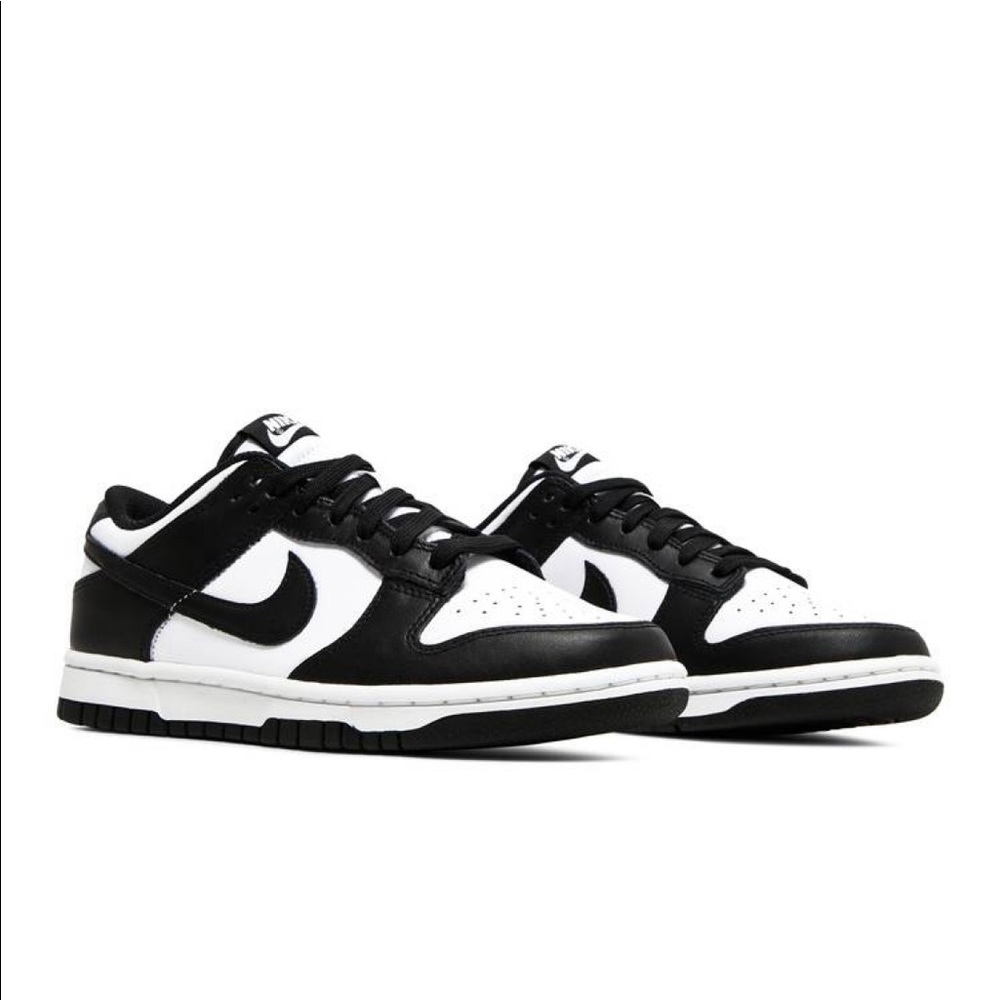 Black and white Nike dunks. - Picture 3 of 5
